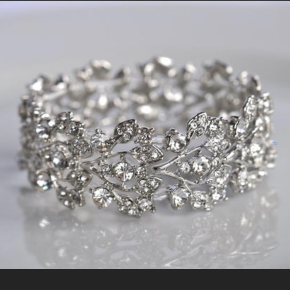Vintage-inspired bracelet